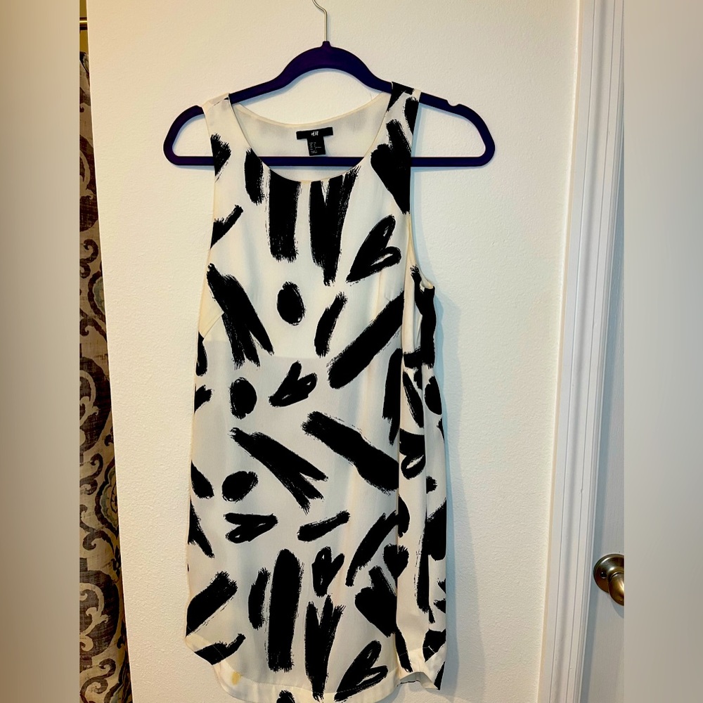 Mini dress black and white sleeveless
